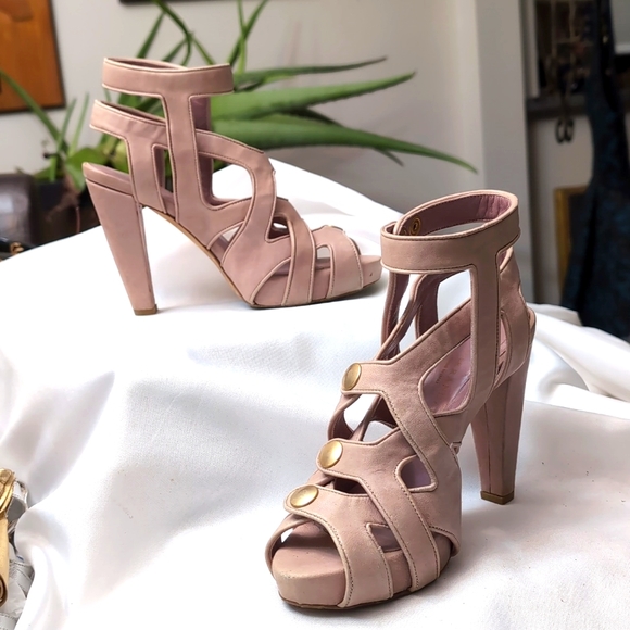 Loeffler Randall button up front - Picture 1 of 10